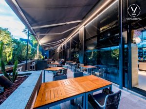 outdoor dining space to host 21st birthday party